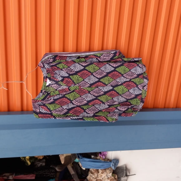 Woman's blouse 60-1 - Picture 1 of 3